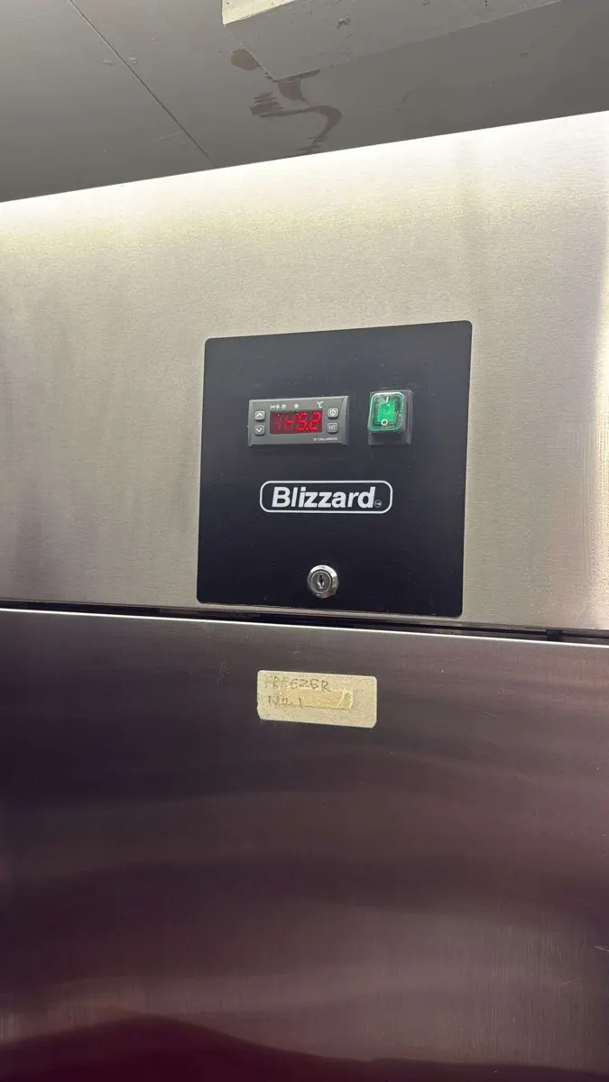 Blizzard BF1SS control display showing -5.2°C